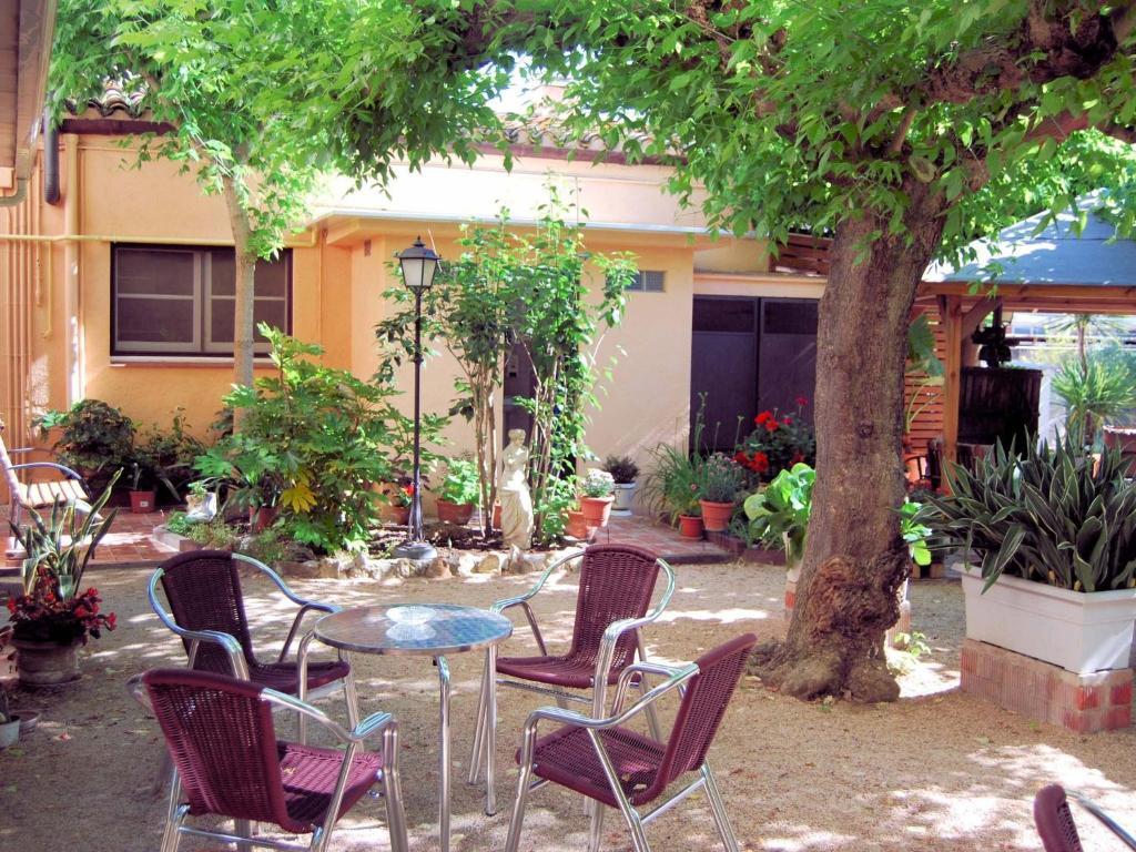 Hostal Fabrellas Caldes de Malavella Exteriér fotografie