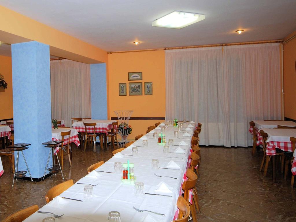 Hostal Fabrellas Caldes de Malavella Exteriér fotografie