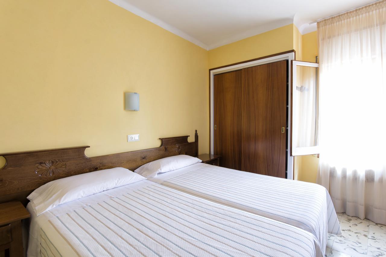 Hostal Fabrellas Caldes de Malavella Exteriér fotografie