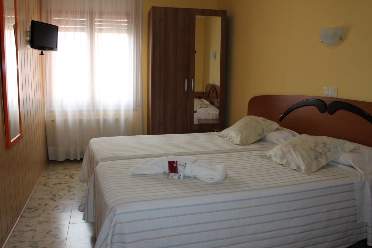 Hostal Fabrellas Caldes de Malavella Exteriér fotografie